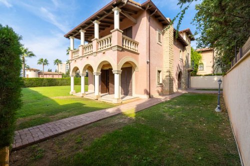 Вилла с 6 спальнями в Лимассоле | p93000 | catalog