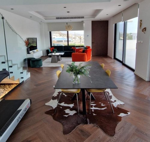 5 Bedroom Villa in Agios Athanasios, Limassol