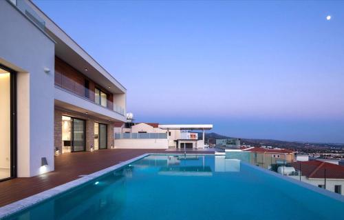 5 Bedroom Villa in Pafos