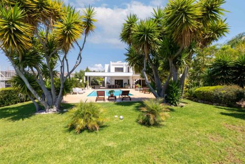 7+1 Bedroom Villa in Agios Tychonas, Limassol