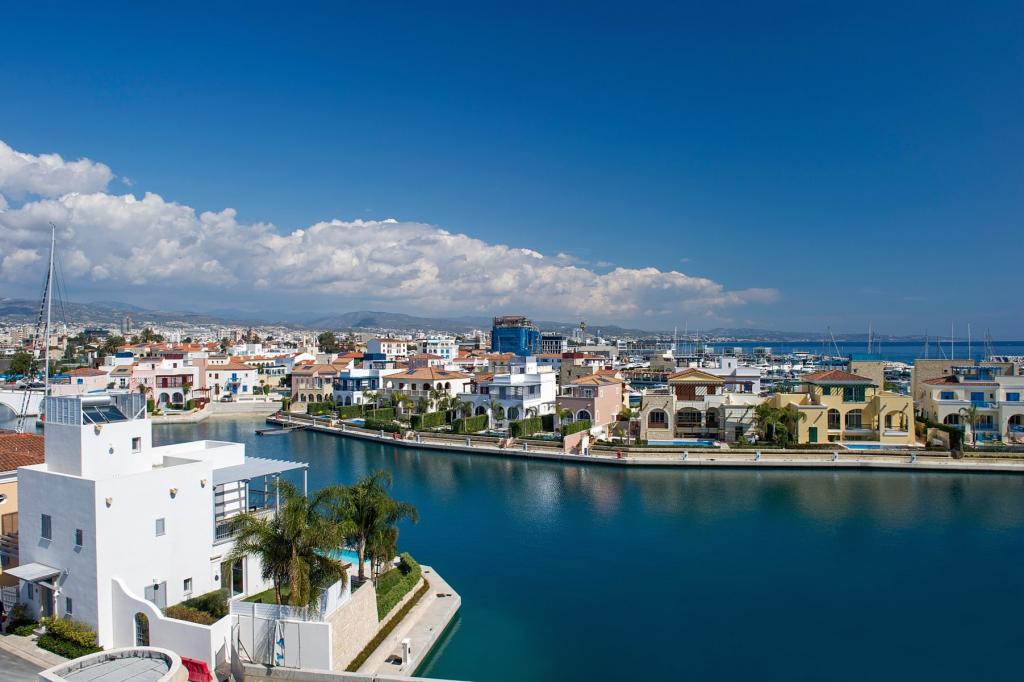 Mieszkanie 3 pokoi 213 m² Limassol, Cypr