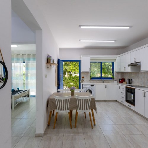 2 Bedroom Ground-floor Apartment in Universal, Paphos