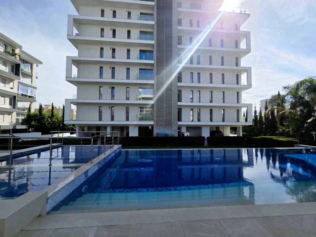 2 bedroom apartment 111 m² Koinoteta Agiou Tychona, Cyprus