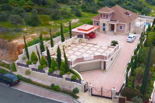 6 Bedroom Villa in Pafos