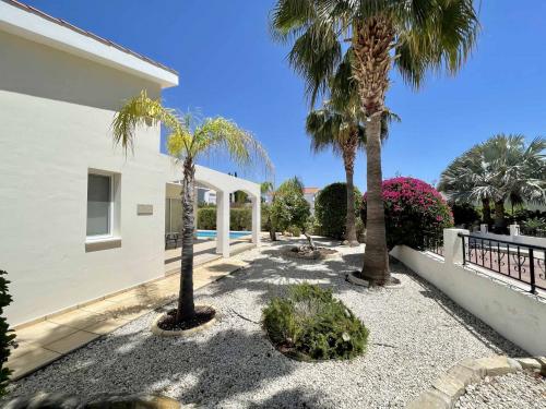 3 Bedroom Bungalow in Coral Bay, Pafos