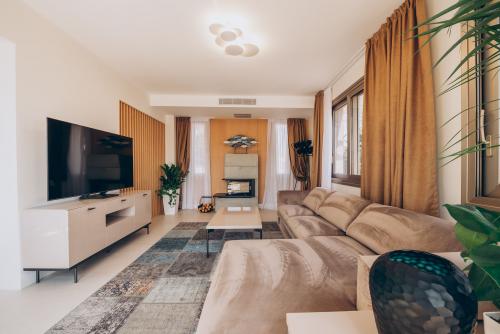 4 Bedroom Villa in Limassol | 72200 | catalog