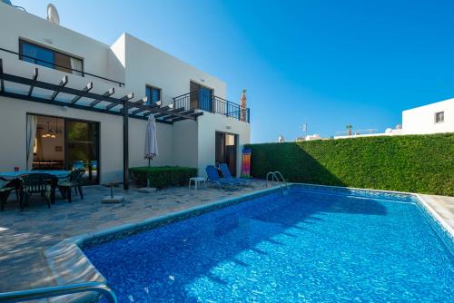 3 Bedroom Villa in Kissonerga, Pafos | 73500 | marketplaces