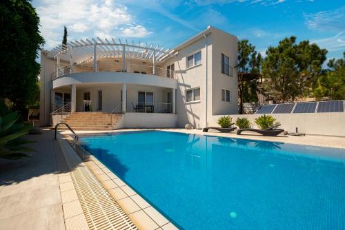 4+ Bedroom Villa in Pafos | 67400 | marketplaces