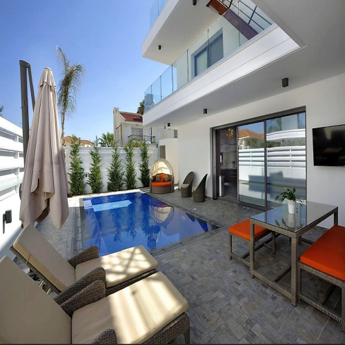 5 bedroom Villa in Larnaca