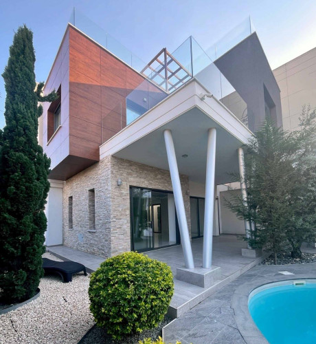 4+1 Bedroom Mansion Villa in Agios Athanasios, Limassol